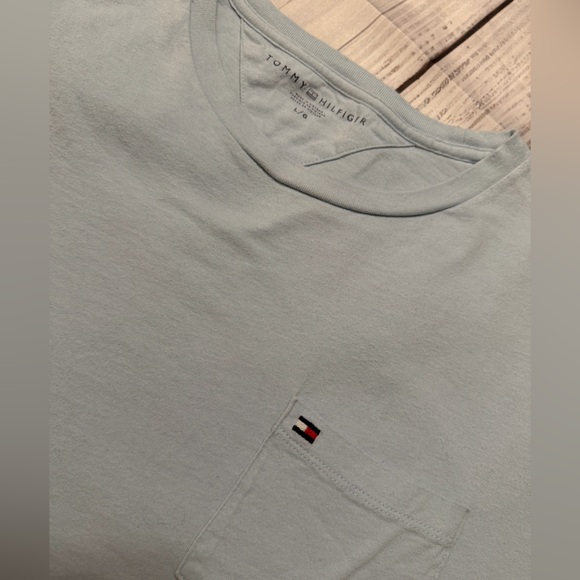 Men’s Large Light Blue T-Shirt - Picture 2 of 4